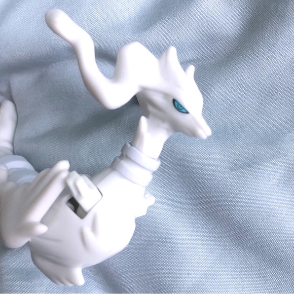 SOLD Toys - Pokémon Reshiram McDonald’s Figure - Picture 3 of 3